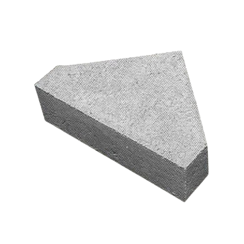Bentuk paving block topi uskup warna abu-abu natural dari beton precast.